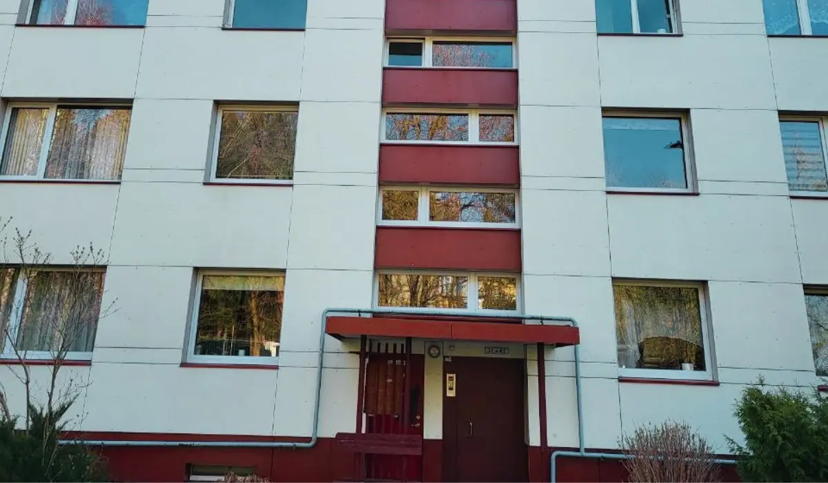 Laiptinių langų valymas Vilniuje